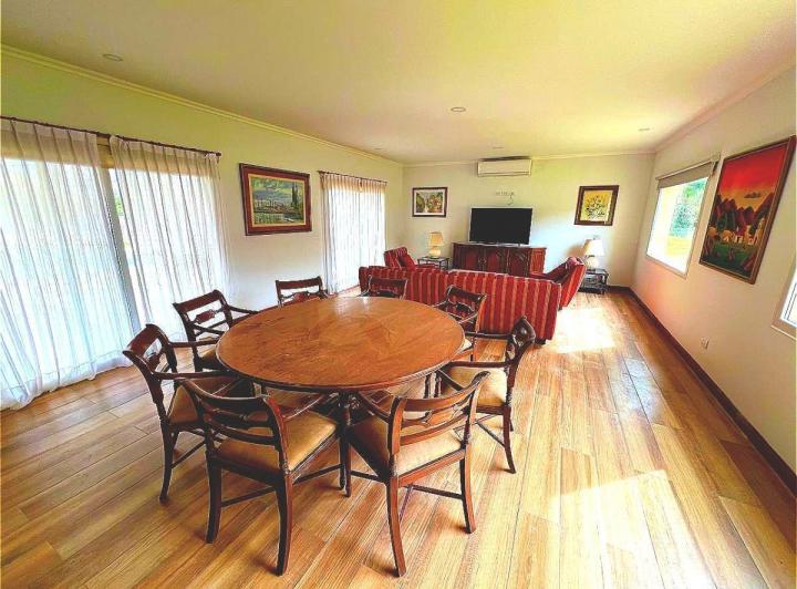 Terreno · 300m² · 6 Ambientes · 6 Cocheras
