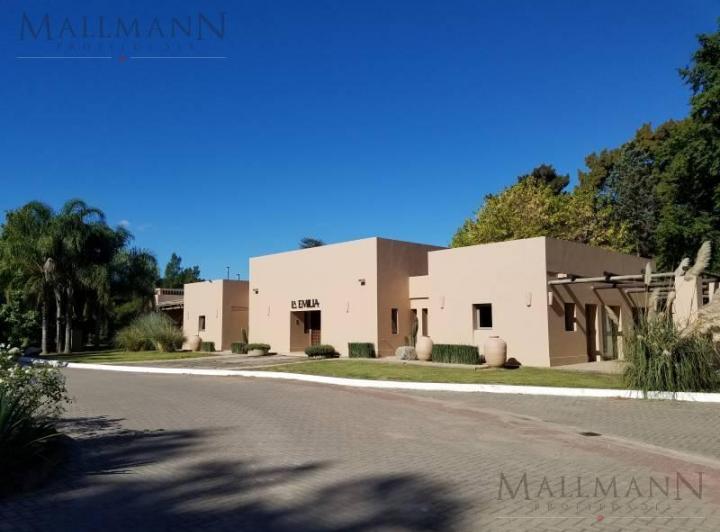 Terreno · 800m² · 6 Ambientes · 1 Cochera