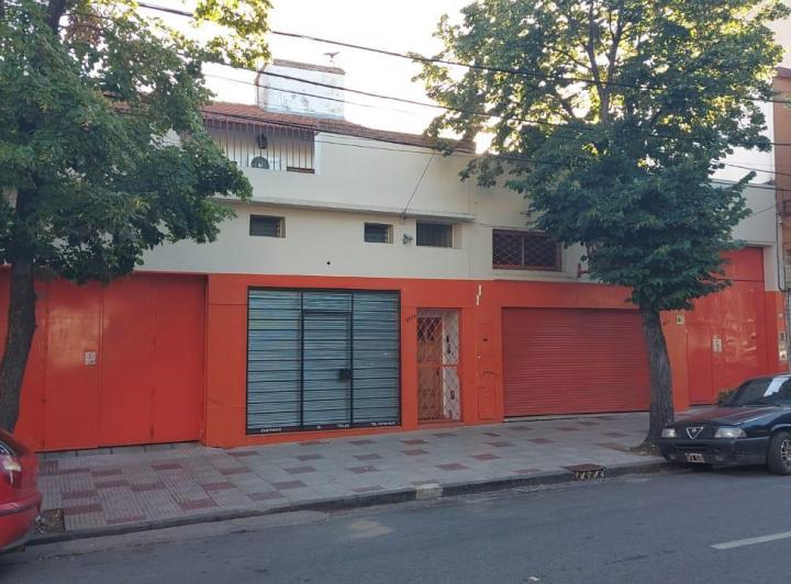 Terreno · 750m² · 4 Ambientes · 7 Cocheras