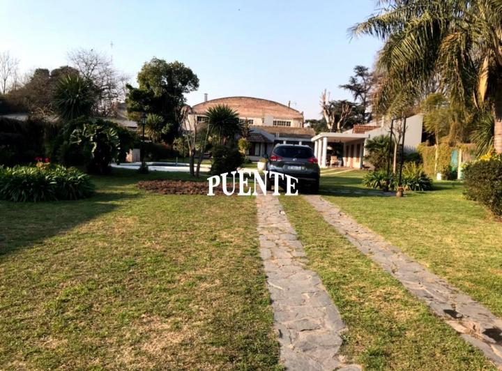 Terreno · 180m² · 5 Ambientes