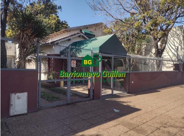 Terreno · 300m² · 35 Ambientes · 6 Cocheras