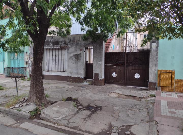 Terreno · 250m² · 6 Ambientes · 3 Cocheras