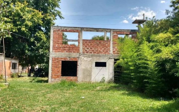 Terreno · 130m² · 1 Ambiente · 1 Cochera