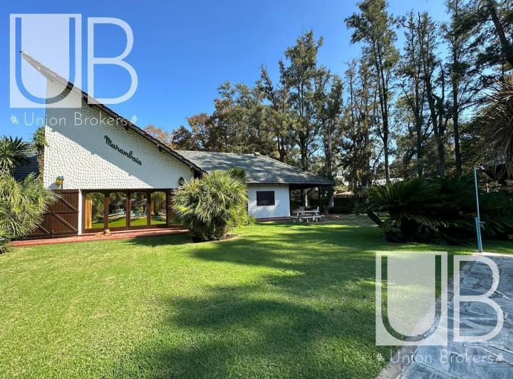 Terreno · 525m² · 7 Ambientes · 6 Cocheras