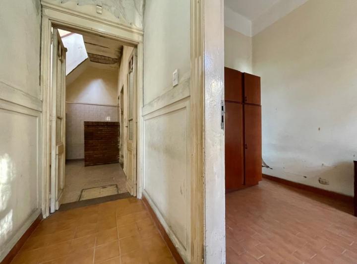 Terreno · 90m² · 6 Ambientes