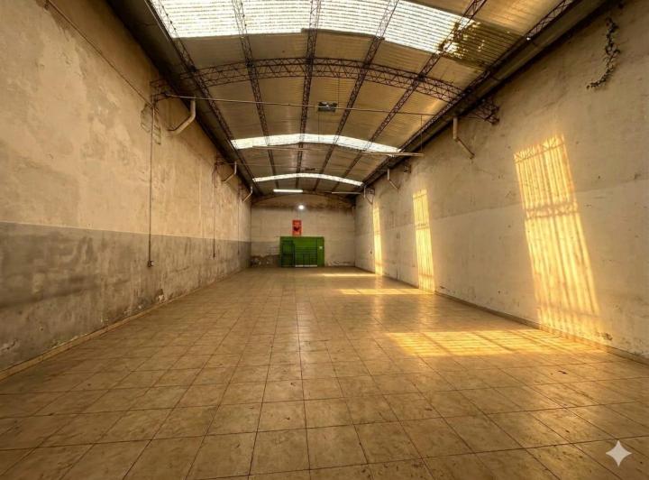 Terreno · 360m² · 6 Ambientes · 2 Cocheras