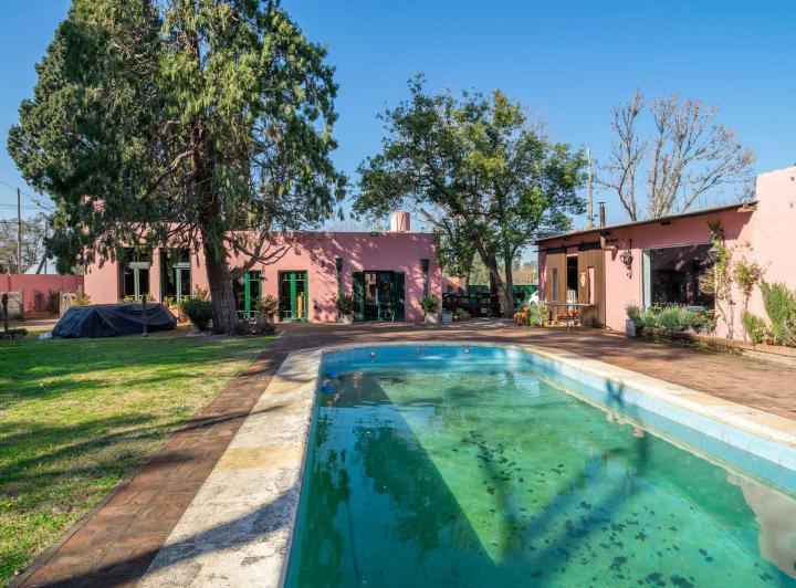Terreno · 300m² · 5 Ambientes · 5 Cocheras
