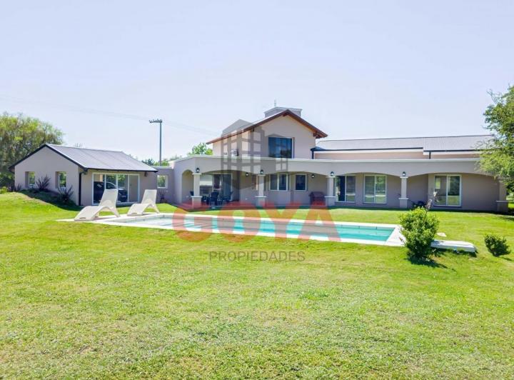 Terreno · 400m² · 6 Ambientes · 2 Cocheras