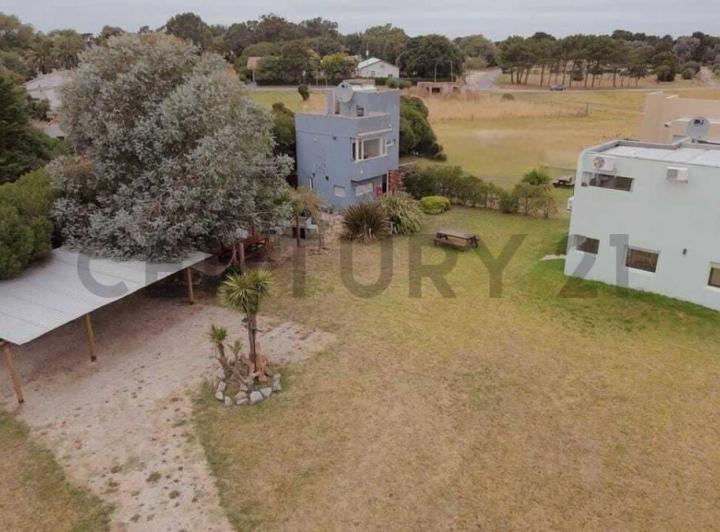 Terreno · 120m² · 7 Ambientes · 1 Cochera