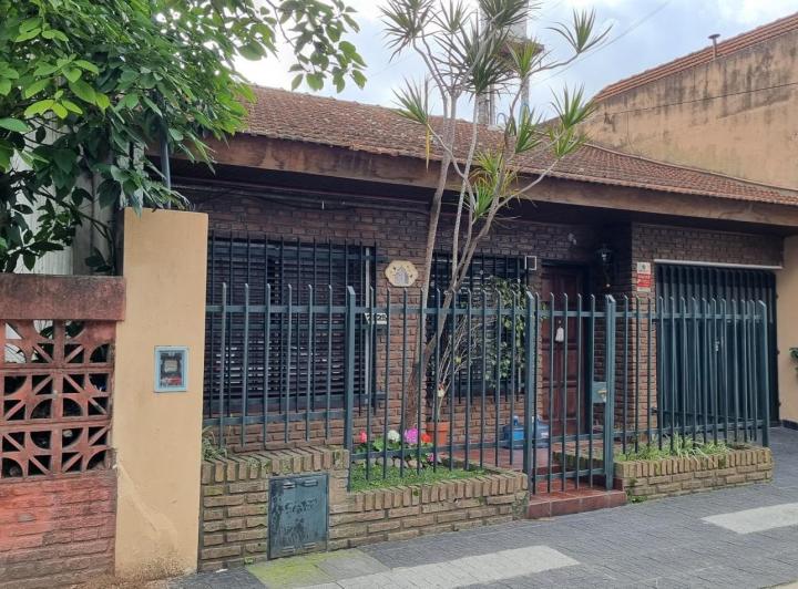 Terreno · 90m² · 4 Ambientes · 1 Cochera