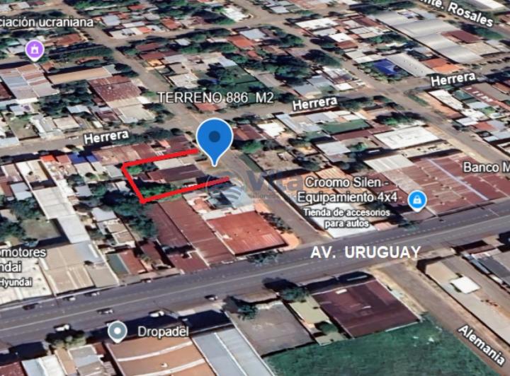 Terreno · 886m² · 8 Ambientes