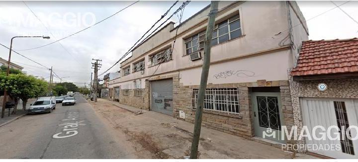 Terreno · 1800m² · 4 Ambientes