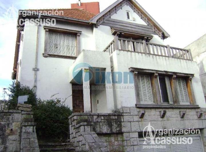 Terreno · 880m² · 5 Dormitorios