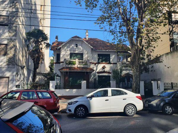 Terreno · 368m² · 6 Ambientes · 1 Cochera