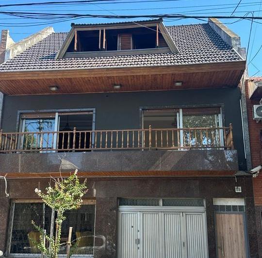 PH · 270m² · 7 Ambientes · 1 Cochera