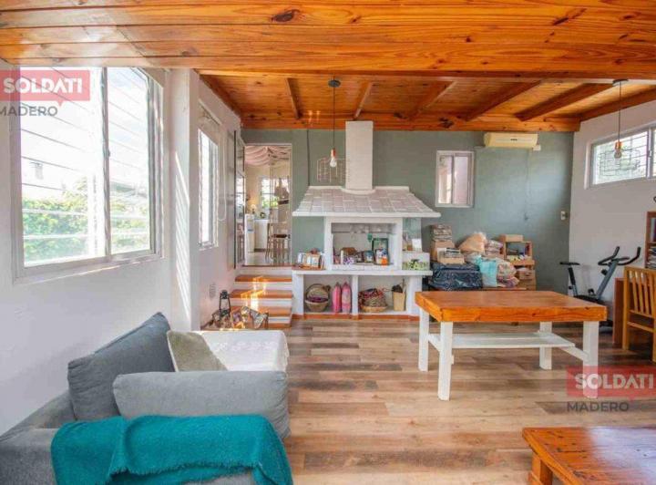 PH · 216m² · 7 Ambientes · 1 Cochera