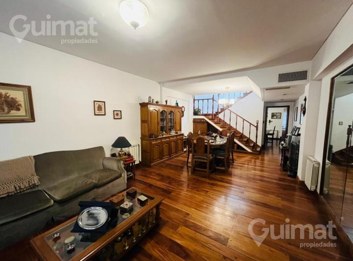 PH · 242m² · 4 Ambientes · 1 Cochera
