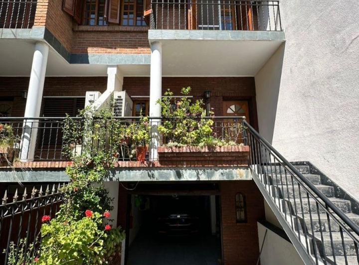 PH · 140m² · 4 Ambientes · 1 Cochera