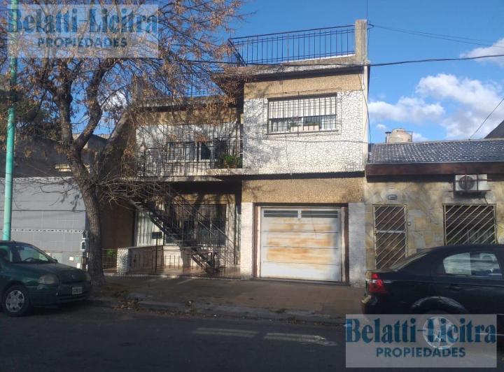 PH · 200m² · 8 Ambientes · 3 Cocheras