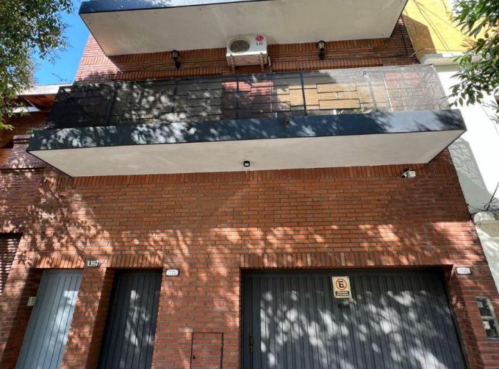 PH · 215m² · 6 Ambientes · 1 Cochera