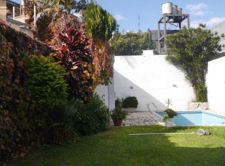 PH · 200m² · 8 Ambientes · 1 Cochera