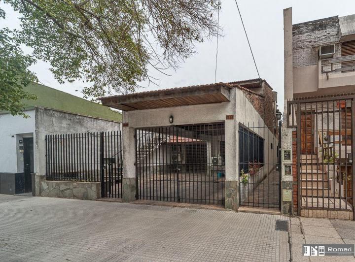 PH · 323m² · 5 Ambientes · 1 Cochera
