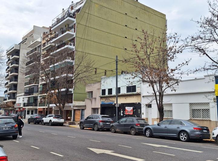 Terreno · 233m²