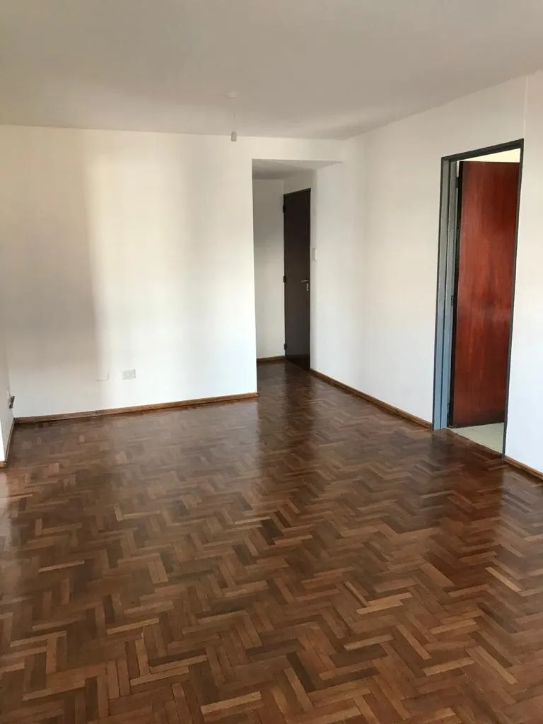 ¡Oportunidad en Pleno Centro! Depto de 2 Dormitorios con Gran Balcón – Ideal Inv...