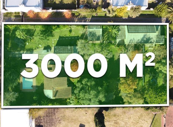 Terreno · 430m² · 5 Ambientes · 2 Cocheras