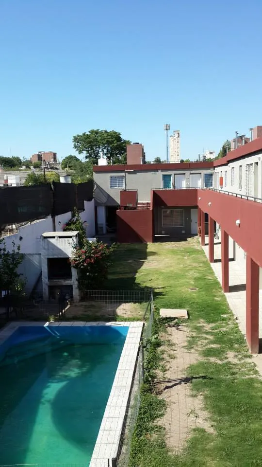 Para Mandarse de Cabeza! Combo Completo en Alberdi (Pile + Cesped + Asador)
