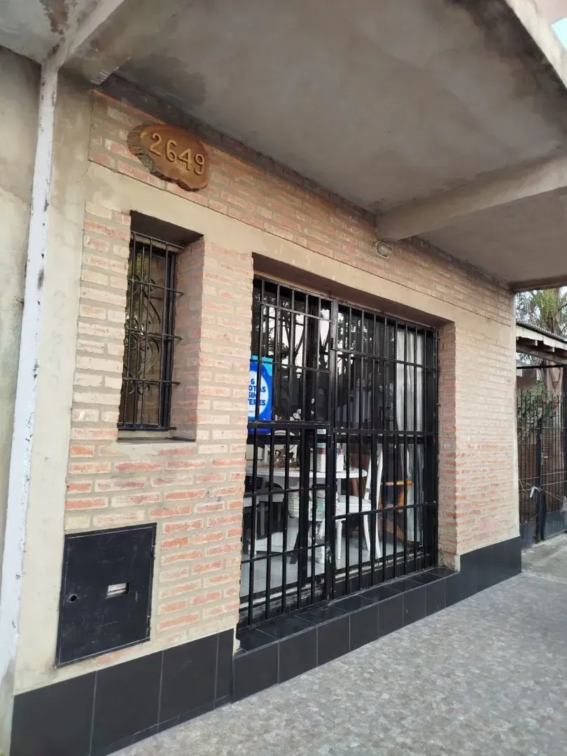 VENDO CASA DE DOS PLANTAS + LOCAL COMERCIAL + DEPARTAMENTO