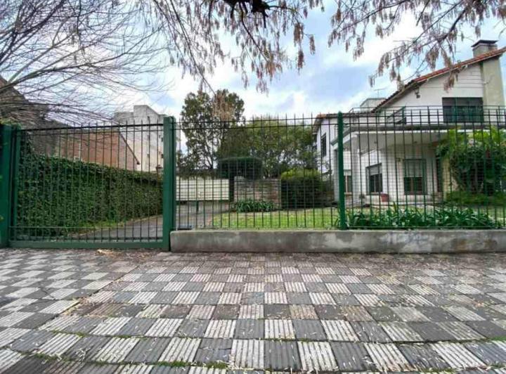 Terreno · 450m² · 3 Dormitorios