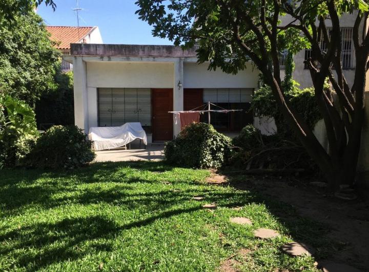 Terreno · 400m² · 10 Ambientes · 2 Cocheras