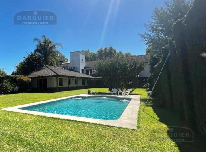 Terreno · 1158m² · 4 Dormitorios · 2 Cocheras