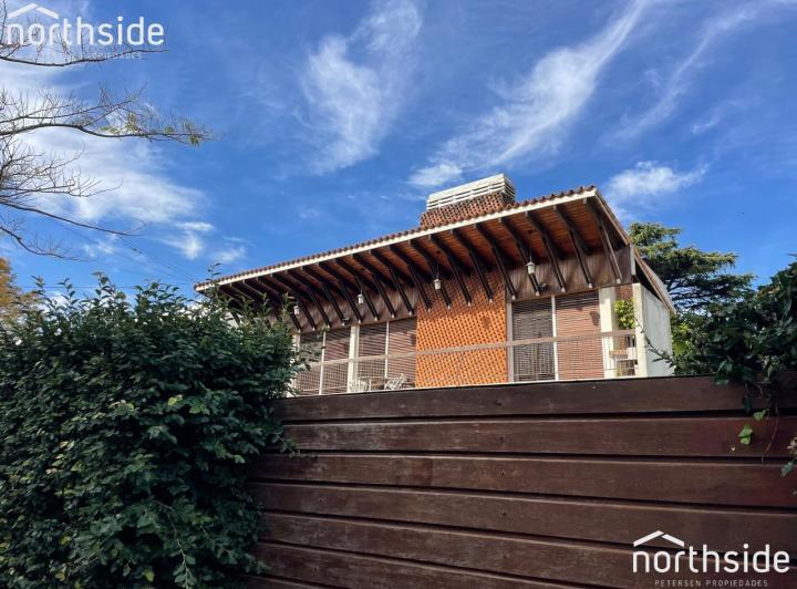 Terreno · 471m² · 6 Ambientes · 4 Cocheras