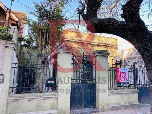 Terreno · 180m² · 5 Ambientes · 1 Cochera