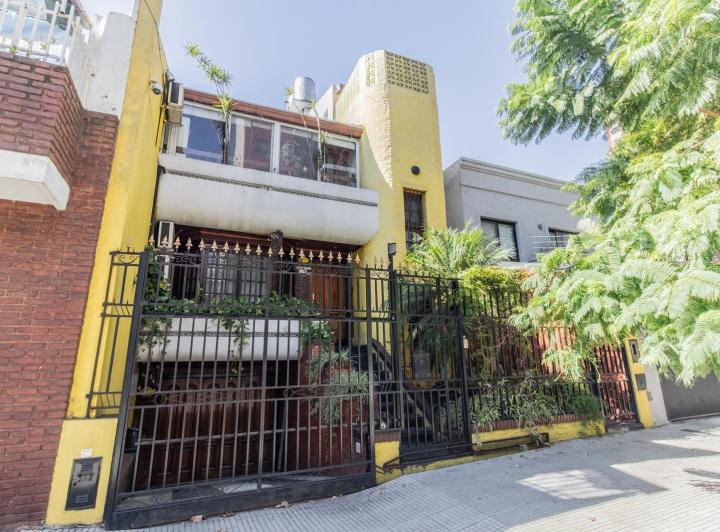 Terreno · 300m² · 9 Ambientes · 3 Cocheras