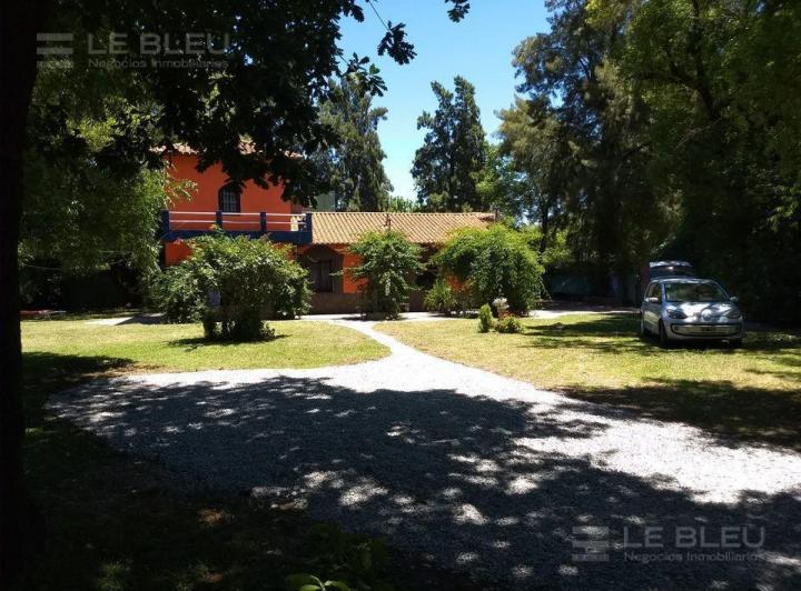 Terreno · 170m² · 7 Ambientes · 2 Cocheras