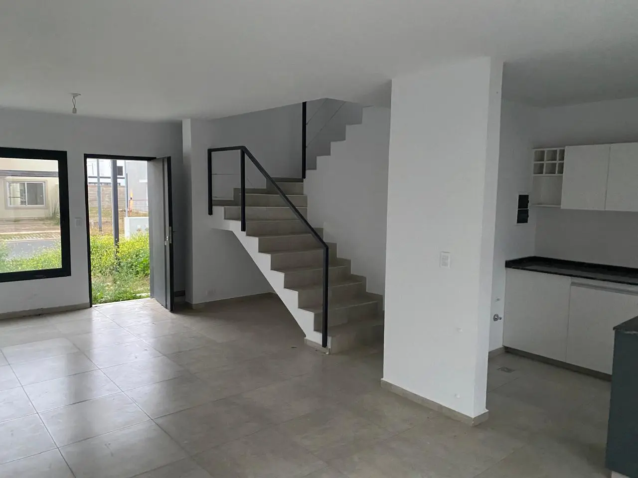 ALQUILER! DUPLEX EN COLINAS DE MANANTIALES 2 DORMITORIOS
