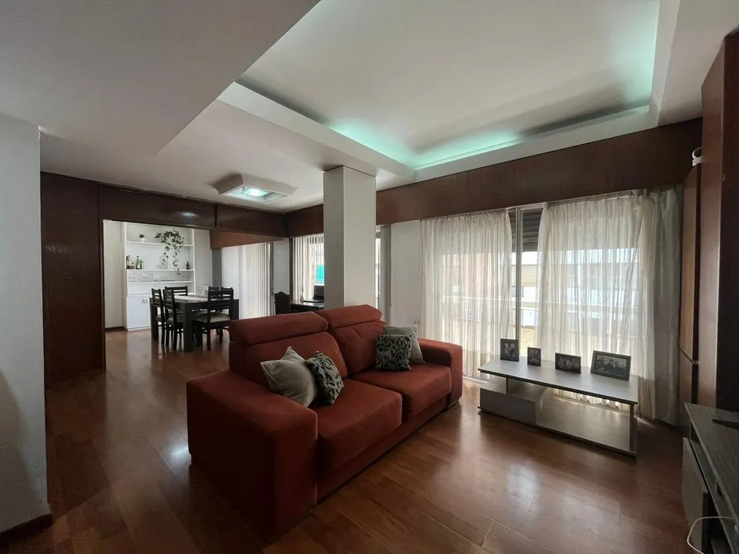 DEPARTAMENTO CENTRO CORDOBA 4 DORMI 2 COCHERAS BALCON PISO 3º CALLE URQUIZA VENTA