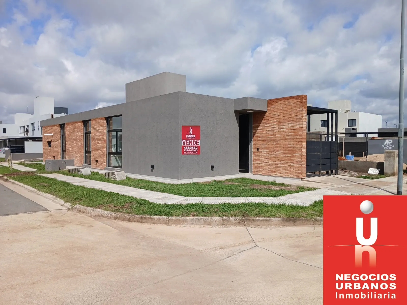 VENTA Bº COLINAS DE MANANTIALES DUPLEX 2 DOR MZA 71 LOTE 01B