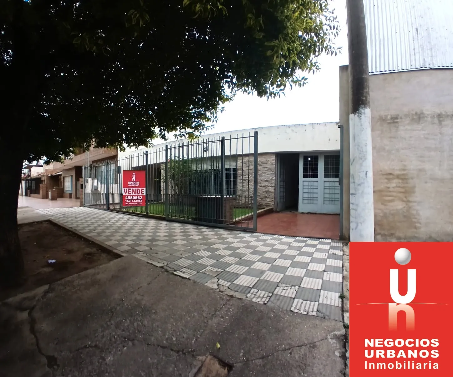 VENTA Bº URQUIZA EUGENIO CORVALAN 3187 CASA 2 O 3 DORMITORIOS + DEPARTAMENTO A METROS DE SABATTINI