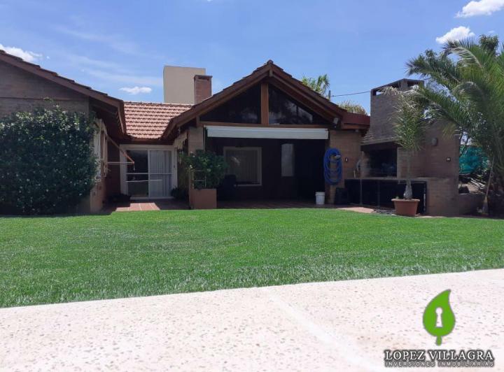 Casa · 200m² · 3 Dormitorios · 2 Cocheras