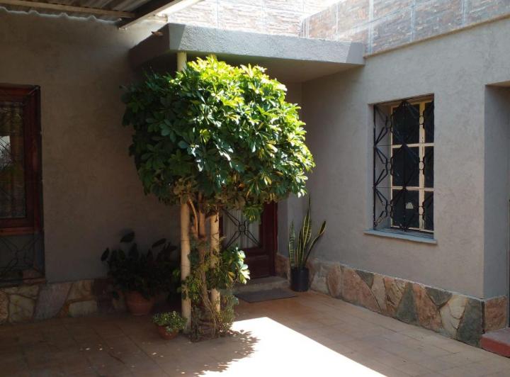 Casa · 85m² · 4 Ambientes · 1 Cochera