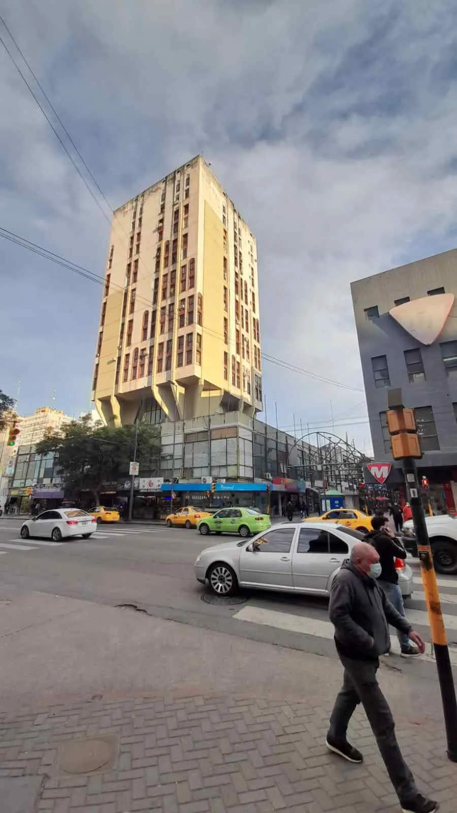 ¡Alquilo Local en pleno centro de Córdoba!