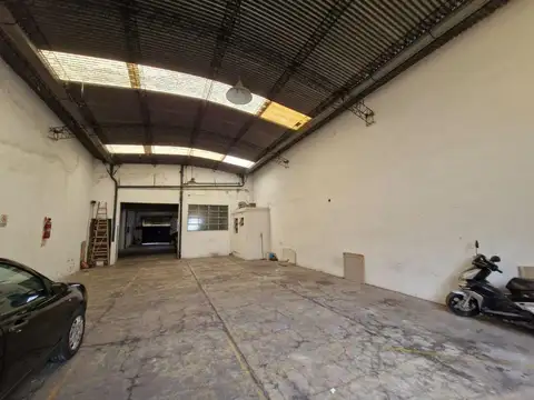 Galpón en Venta en Parque Chacabuco, CABA