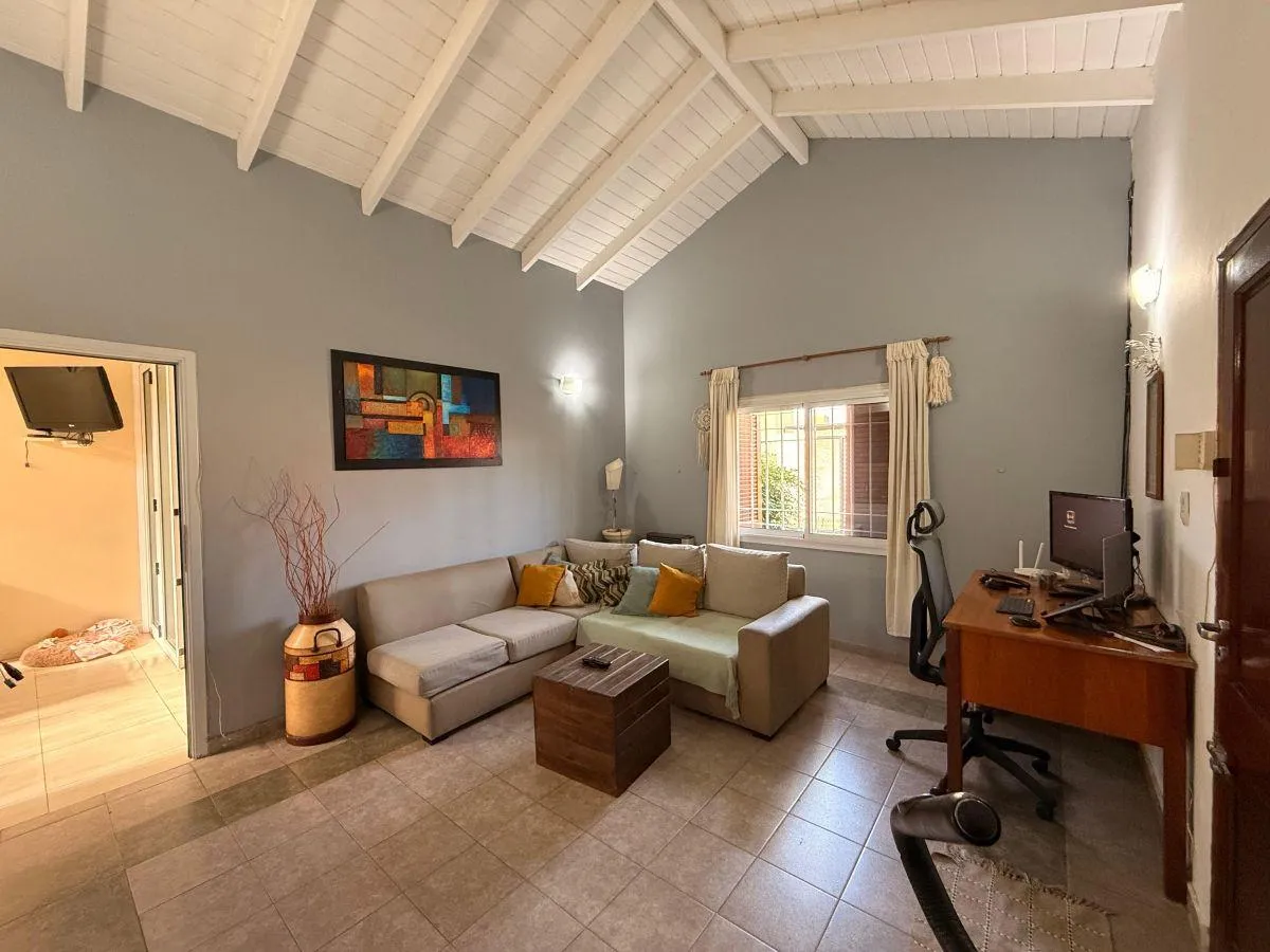 Venta Casa 3 Dorm. 2 Baños - Galería C/asador y Piscina - Barrio Matienzo