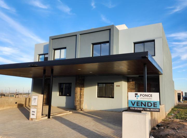 Casa · 174m² · 6 Ambientes · 2 Cocheras