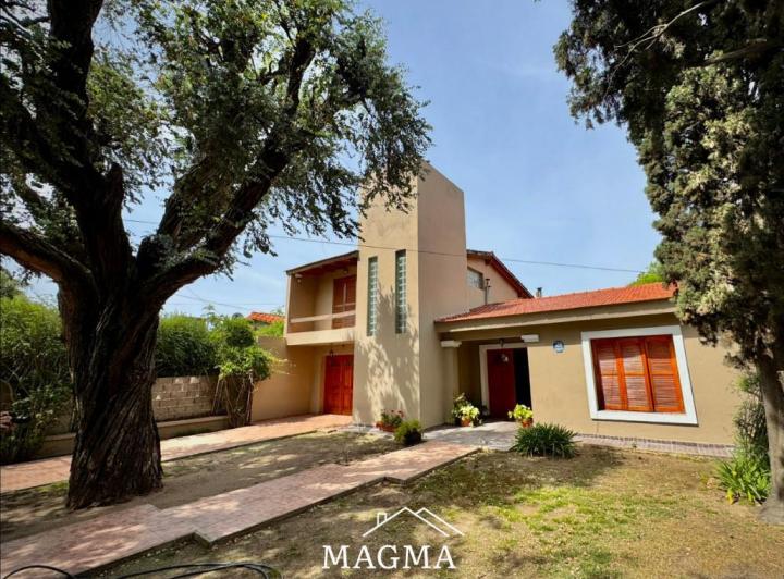 Casa · 249m² · 10 Ambientes