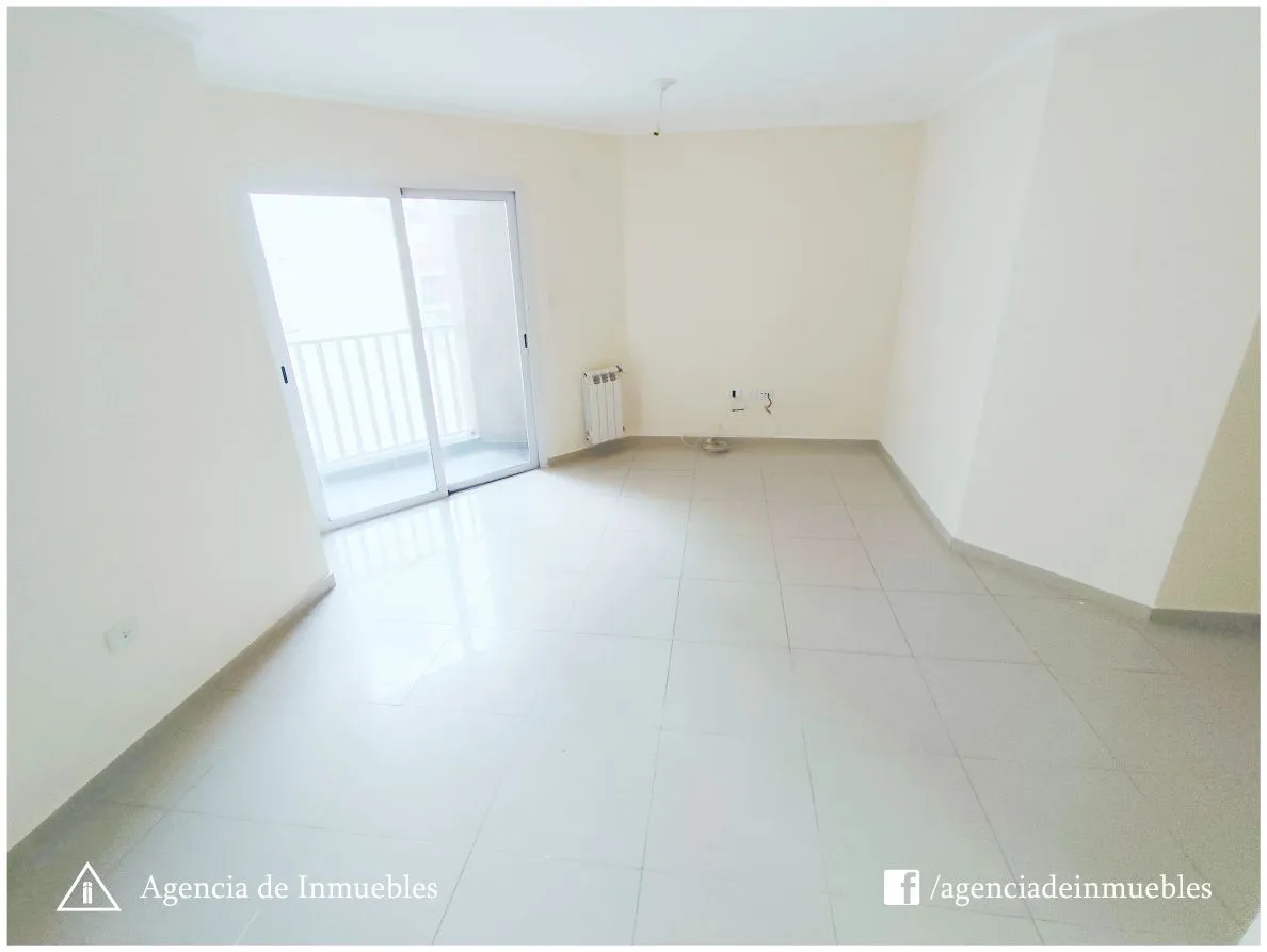 VENDE: Dpto SEMIPISO 2 Dormitorios, 2 Baños, 2 Balcones/ Nueva Cordoba